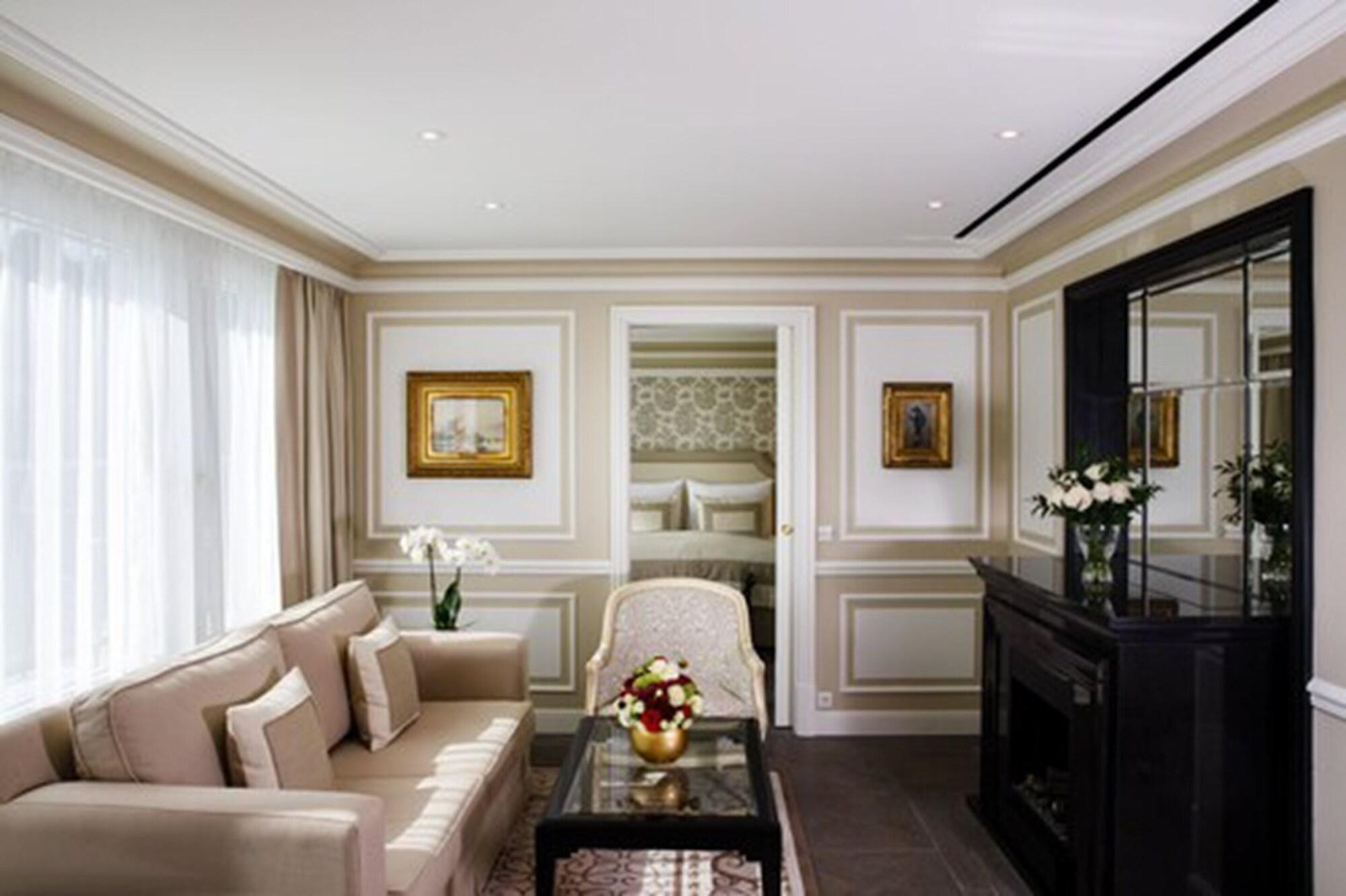 Hotel Sacher Salzburg Kültér fotó A suite at the Mandarin Oriental, Paris