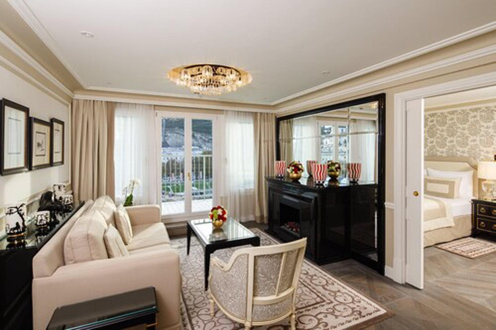 Hotel Sacher Salzburg Kültér fotó A suite at the Mandarin Oriental, Munich